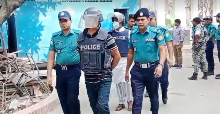 আশুলিয়ায় মৃতদেহে আগুন: সাবেক এসআই মালেক ও কনস্টেবল মুকুল ট্রাইব্যুনালে